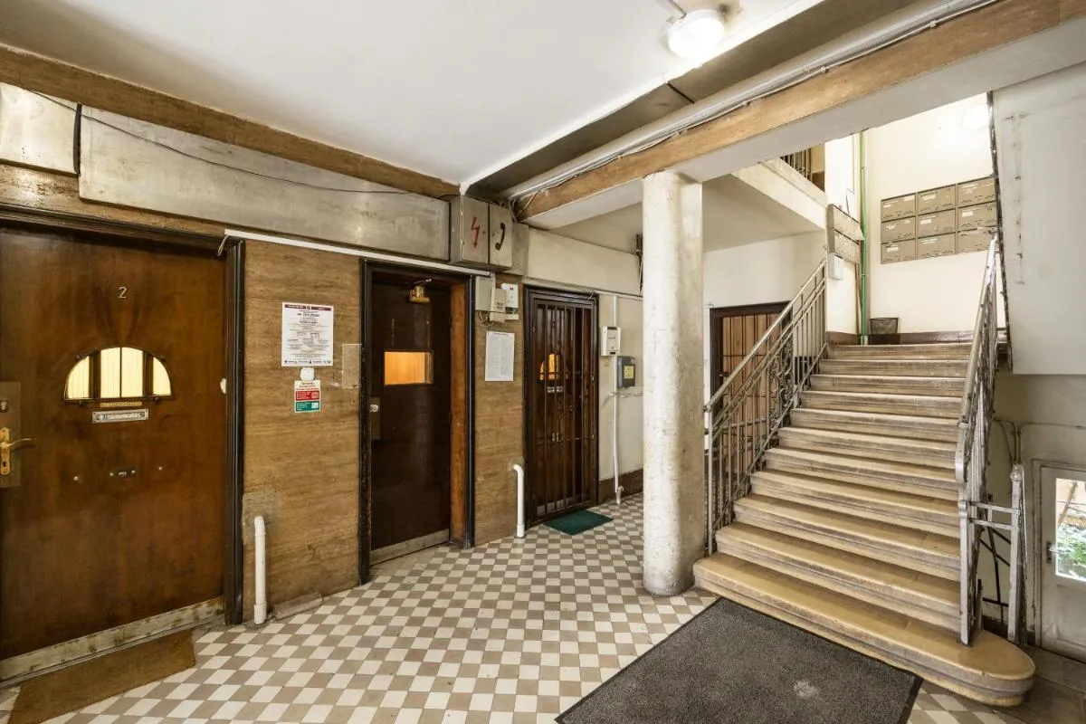 Image 2 of Chic flat in heritage area near the city center