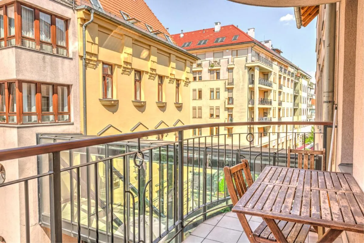 Image 6 of City Center Apartments
