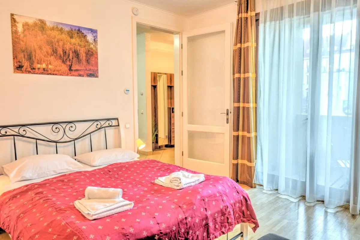 Image 4 of City Center Apartments