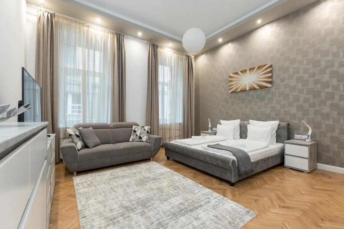 Image 4 of City Center Grand Luxury w 2BR/2BT