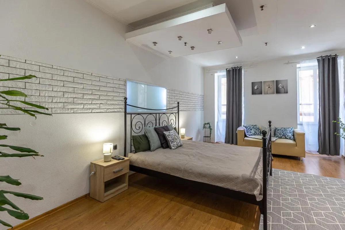 Image 1 of City Vibes Apartment – 3 bdrms