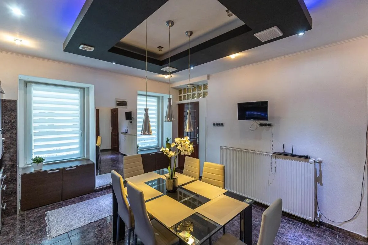 Image 4 of City Vibes Apartment – 3 bdrms