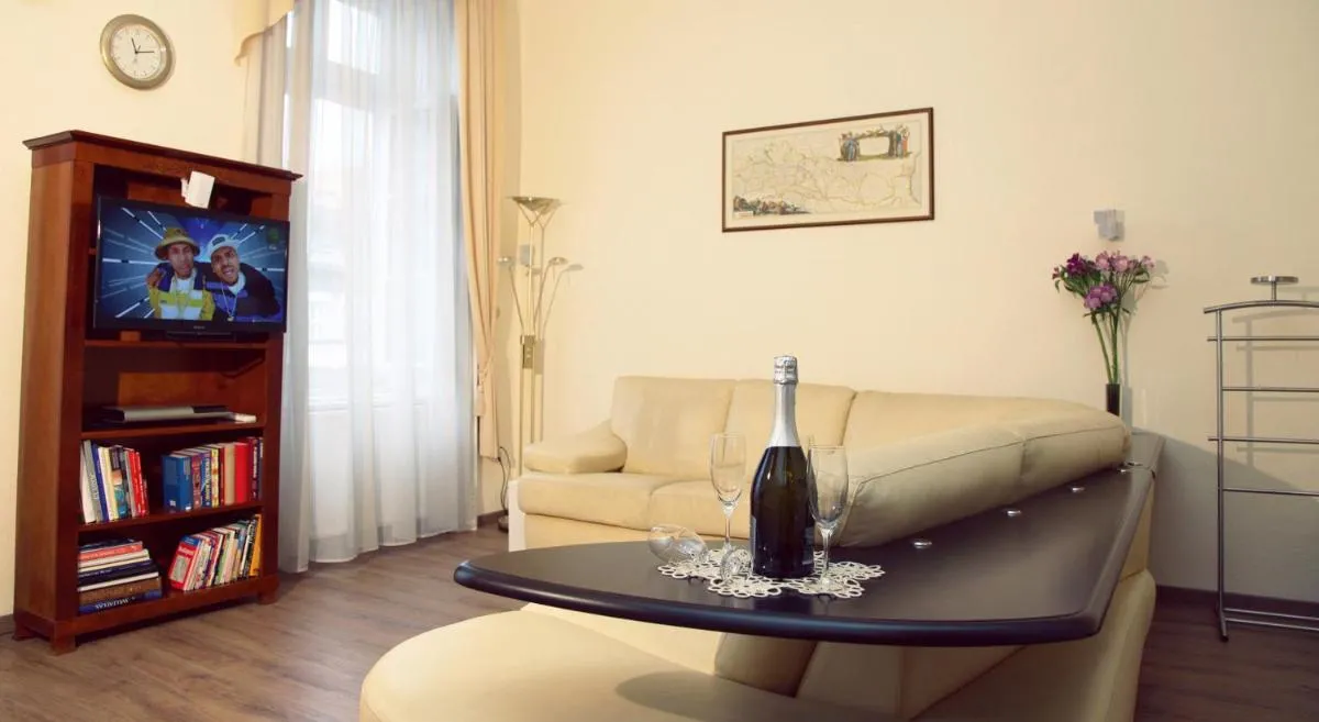 Image 4 of Classic Central Apartment