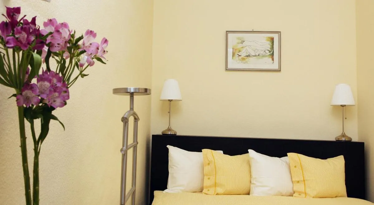 Image 6 of Classic Central Apartment