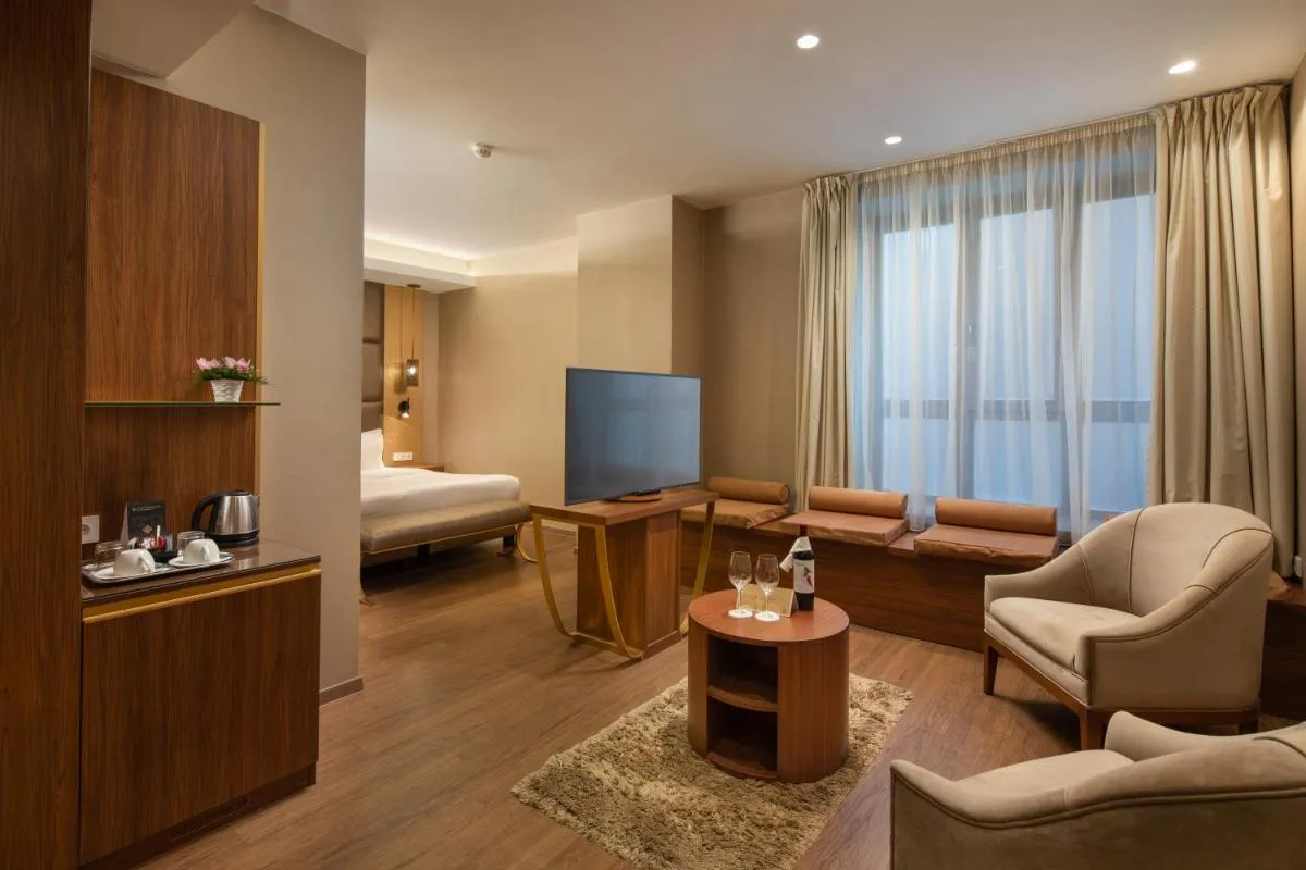 Image 1 of Continental Hotel Budapest