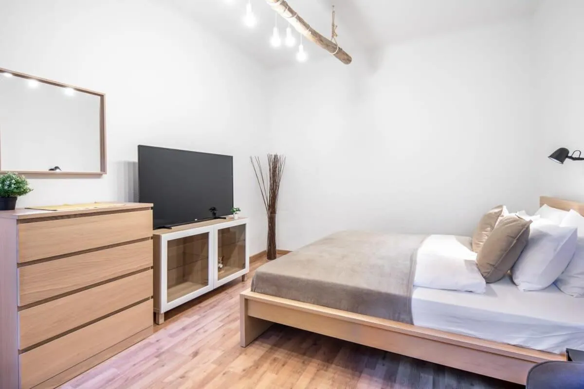 Image 6 of Convenient apartment at gastro driven location