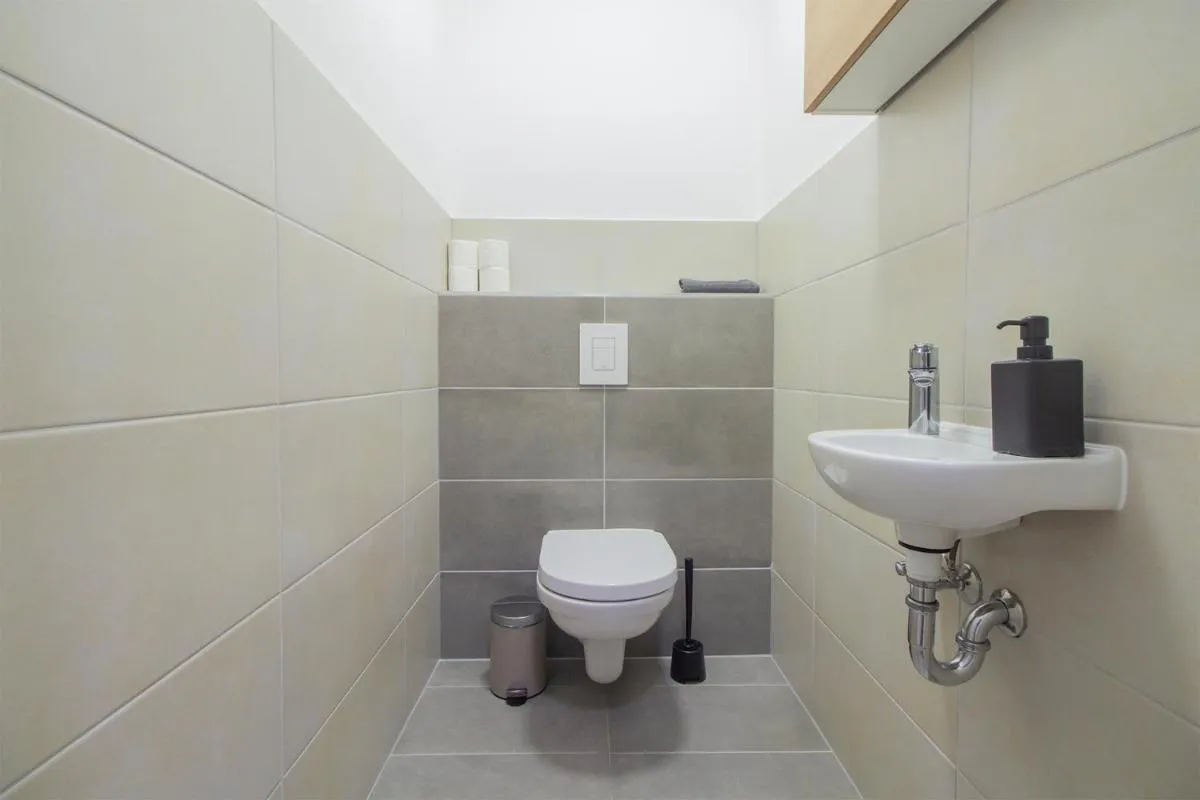 Image 2 of Corvin Modern Two Bedroom Apartment FREE PARKING