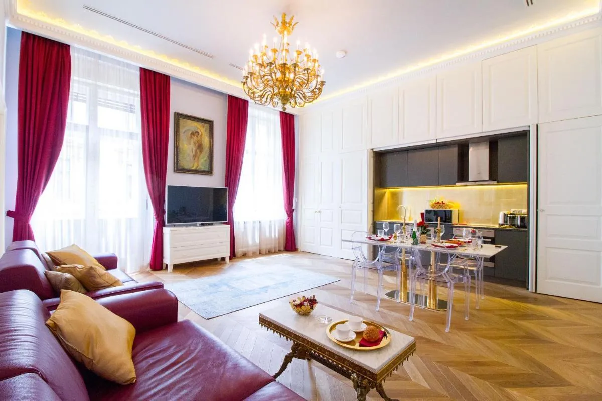 Image 4 of Count Zrinyi Basilica Luxurious Residence