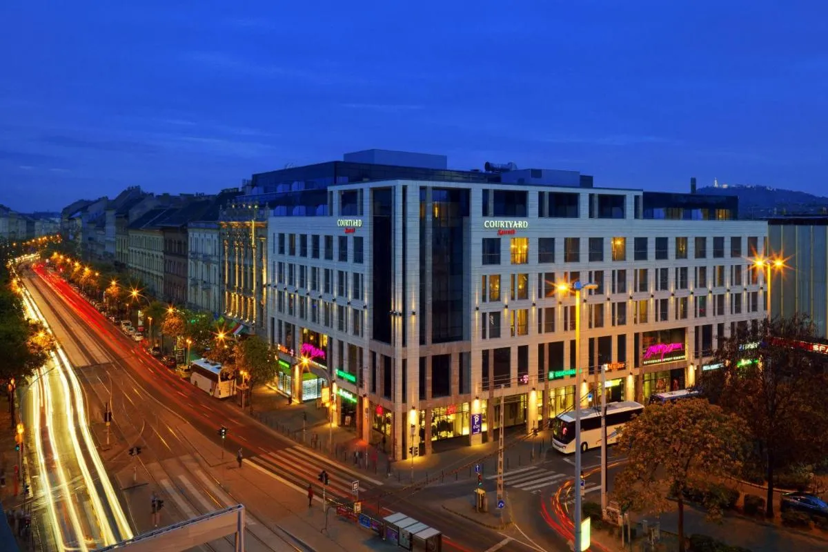 Image 2 of Courtyard by Marriott Budapest City Center