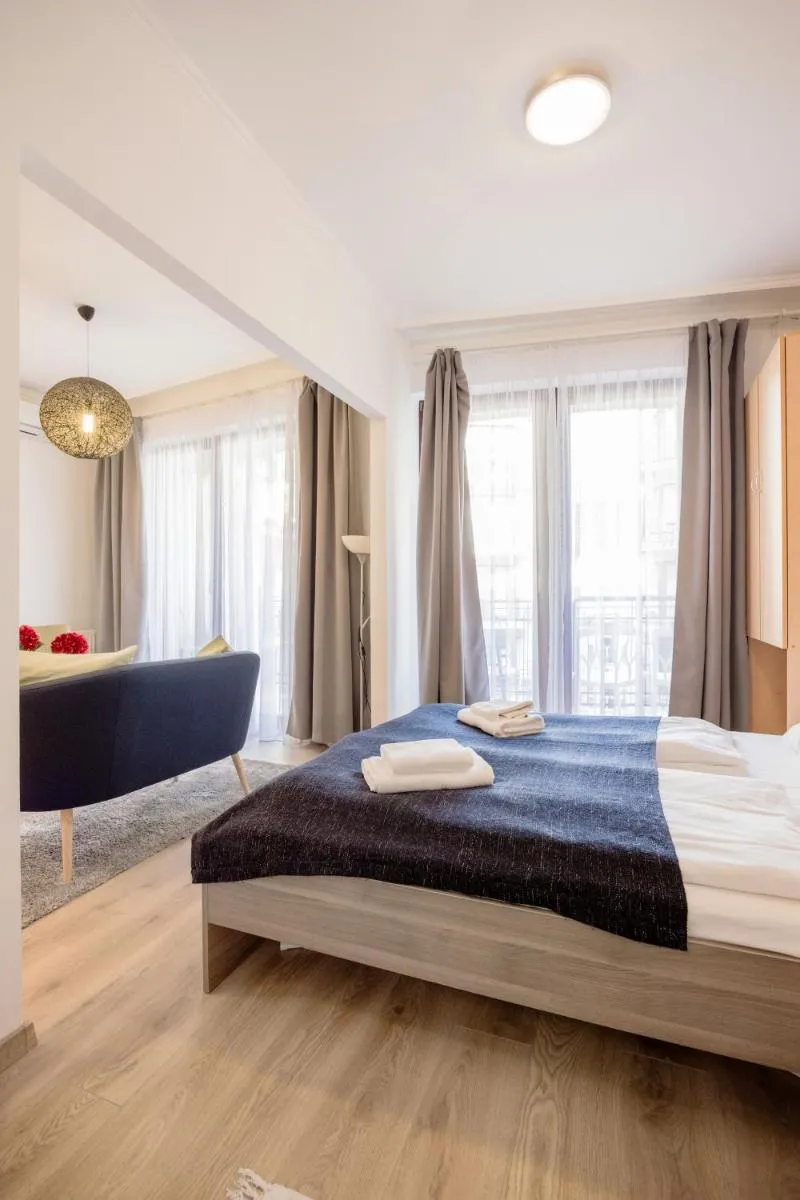 Image 6 of Cozy In the Heart of Budapest with Terrace and Tub
