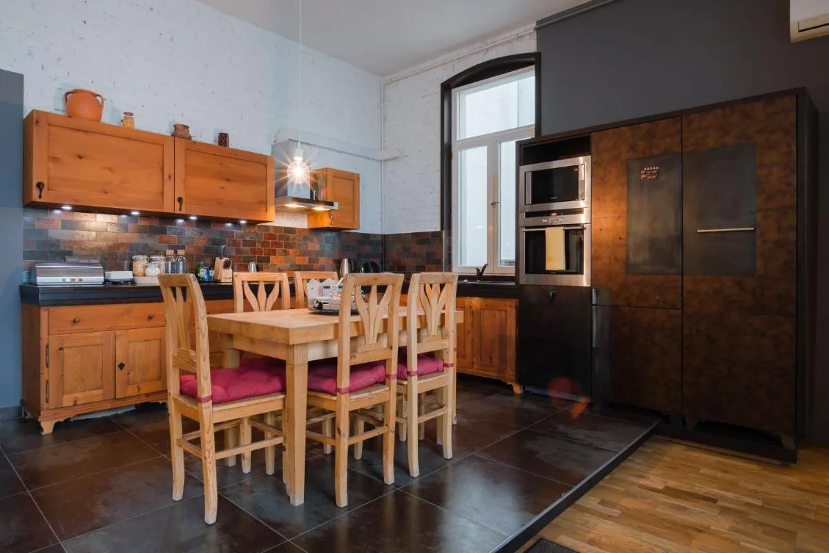 Image 3 of Cozy Loft at Opera