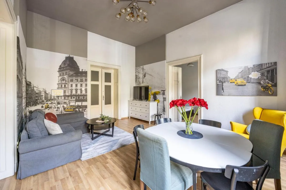Image 2 of Cozy & Nostalgic Budapest Style Apartment in the Center