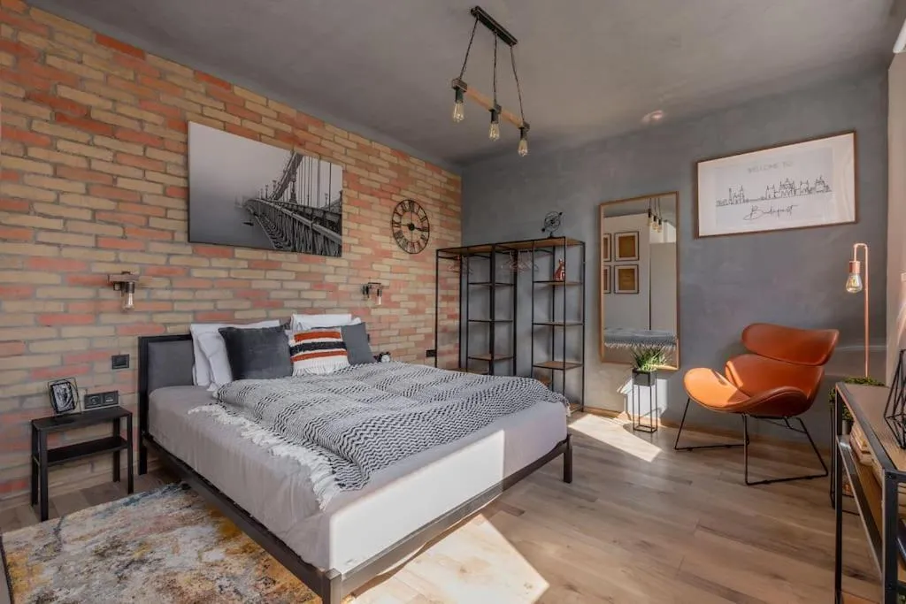 Image of Cozy and Stylish Studio in The Ruin Bar District