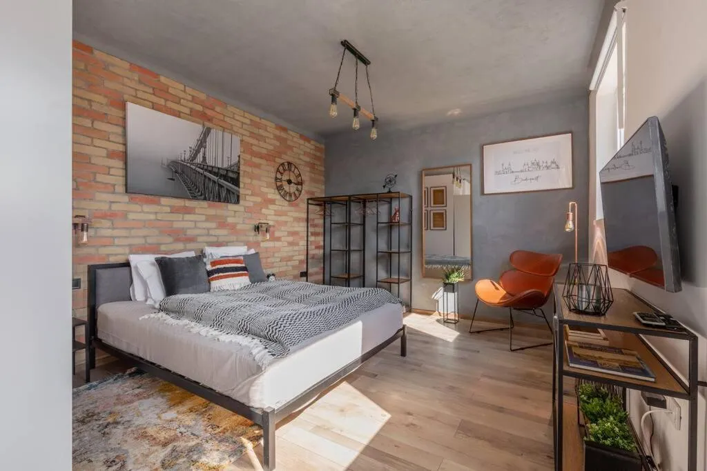 Image 4 of Cozy and Stylish Studio in The Ruin Bar District