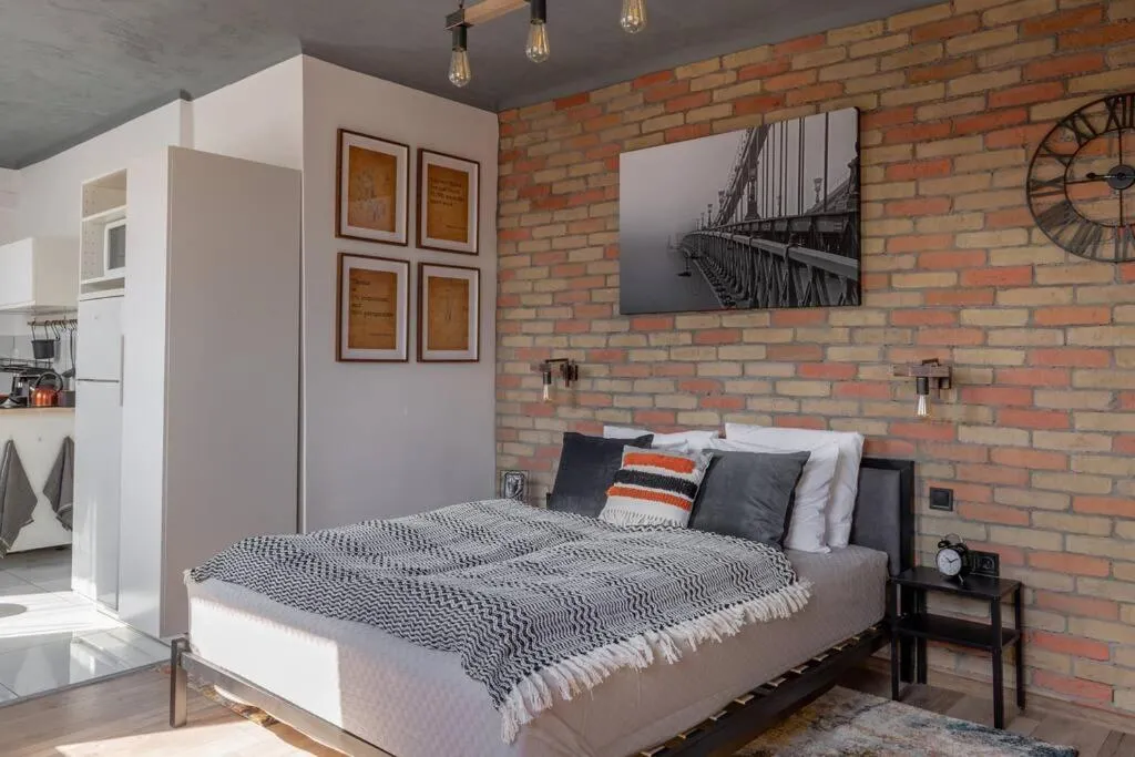 Image 6 of Cozy and Stylish Studio in The Ruin Bar District