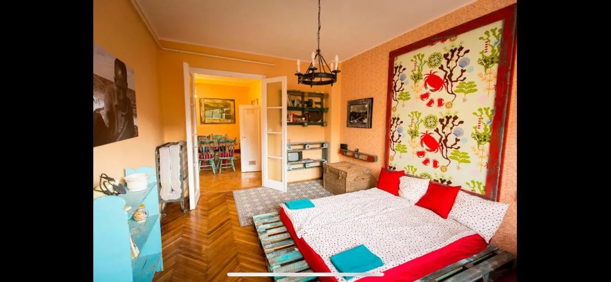 Image 4 of Cozy art flat