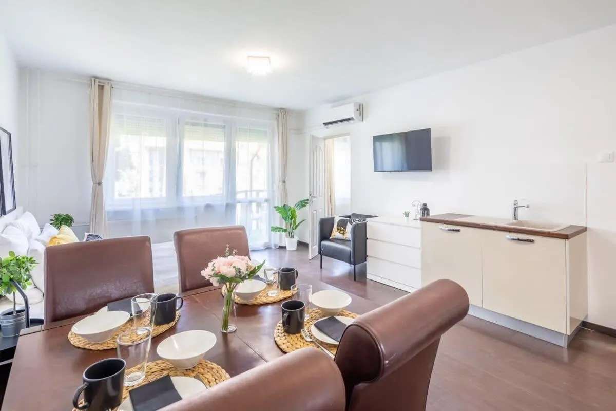 Image 4 of Cute and convenient Apartment