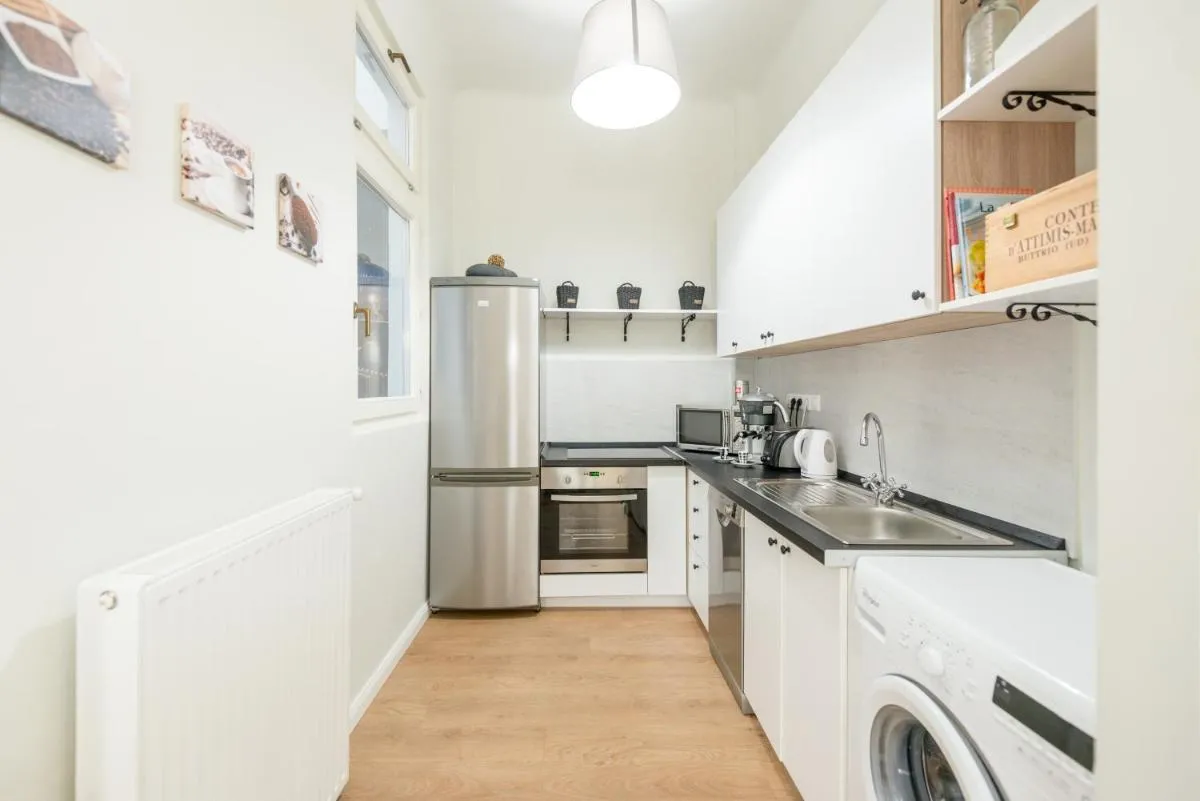 Image 5 of DOWNTOWN HEART 3 bdr, 2 bath, A/C