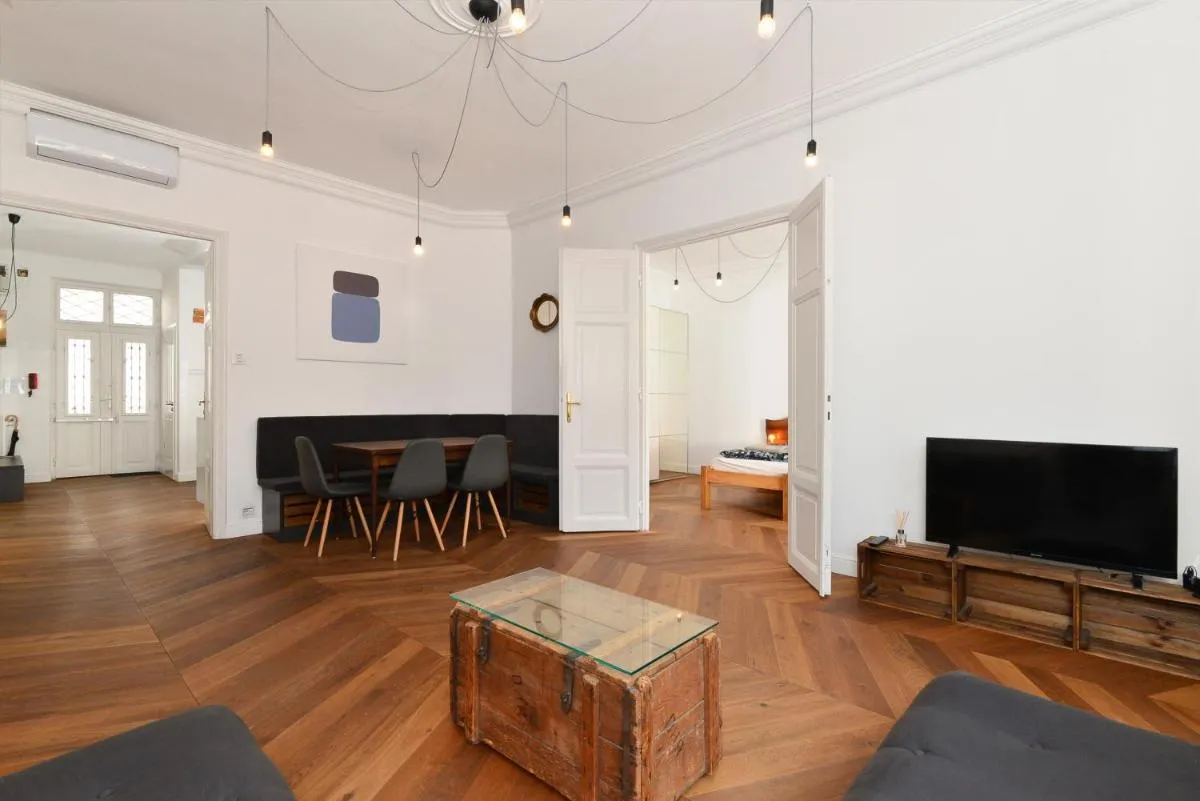Image 4 of Daylight apartment, the best location
