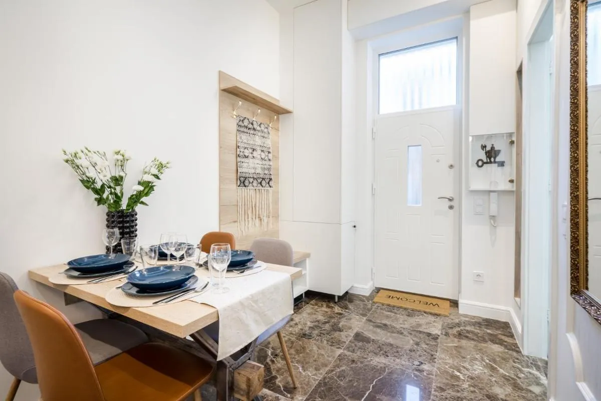 Image 2 of DeLux downtown apartment in Jewish quarter