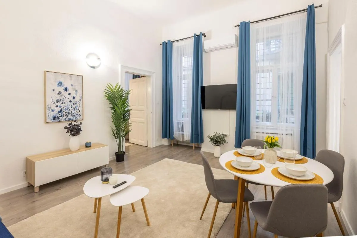 Image 2 of Deluxe & Cozy Dream Home in the Heart of Budapest