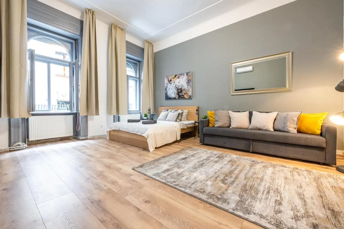 Image 1 of Deluxe Kazincy Apartment in the Heart of Budapest