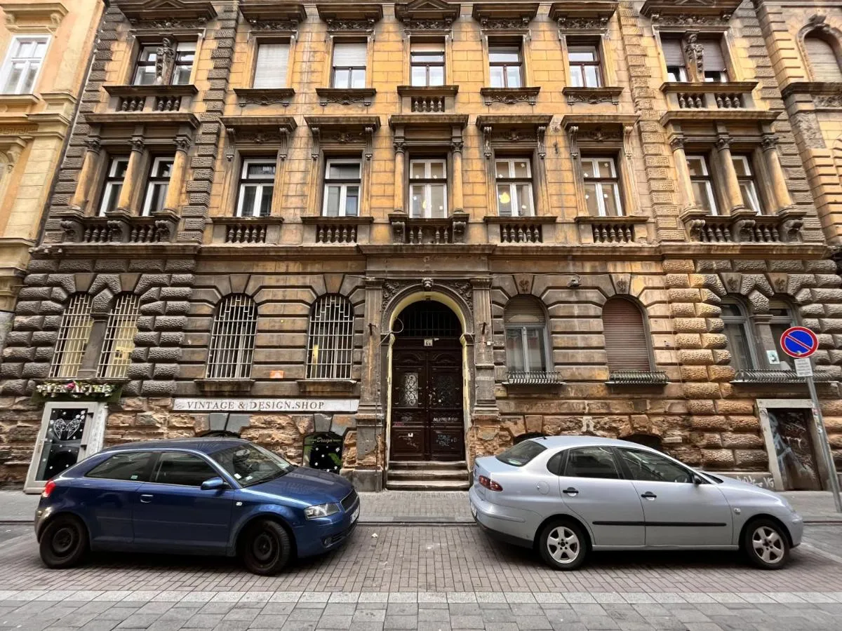 Image 5 of Deluxe Kazincy Apartment in the Heart of Budapest