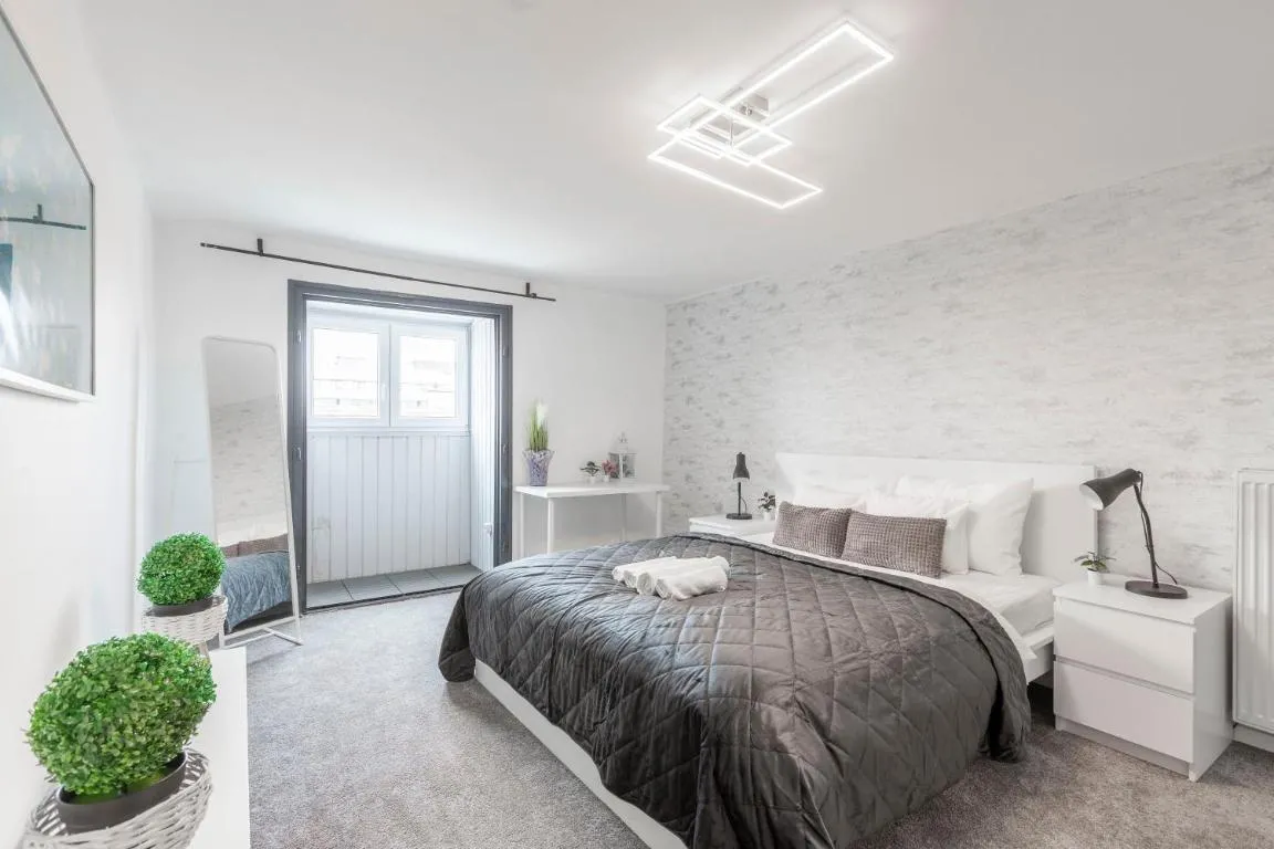 Image of Deluxe Quentin Apartment next to the Heroes Square