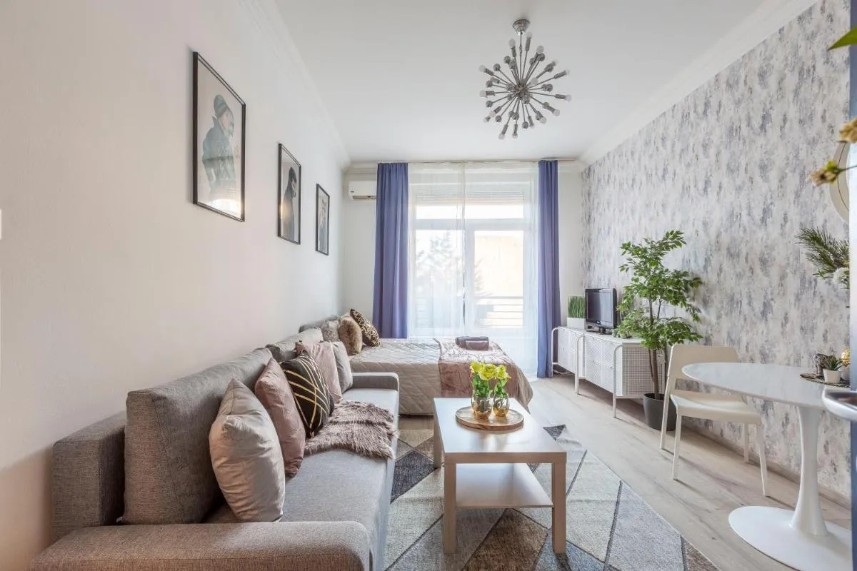 Image 4 of Deluxe Quentin Apartment next to the Synagogue