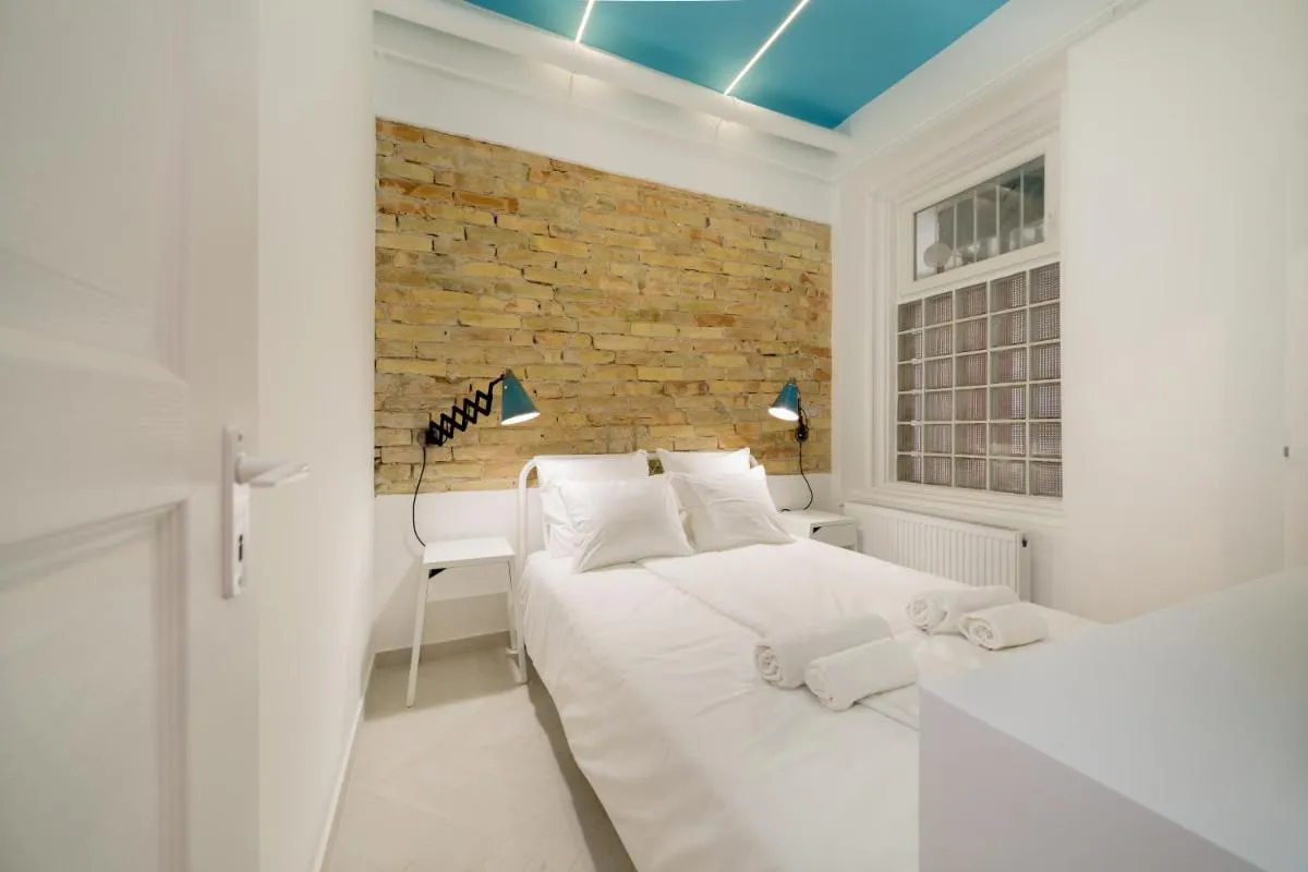 Image 5 of Designer Dream Home In The Absolute Center