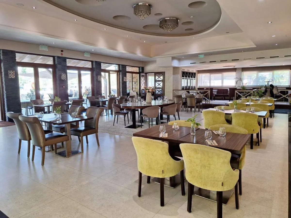 Image 2 of Duna Garden Hotel