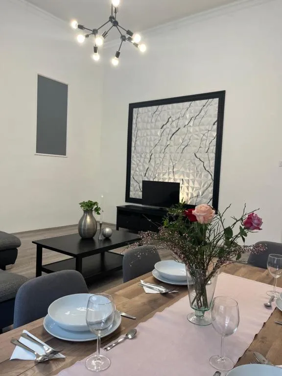 Image of E 37 Downtown Apartments whit Garage opcional