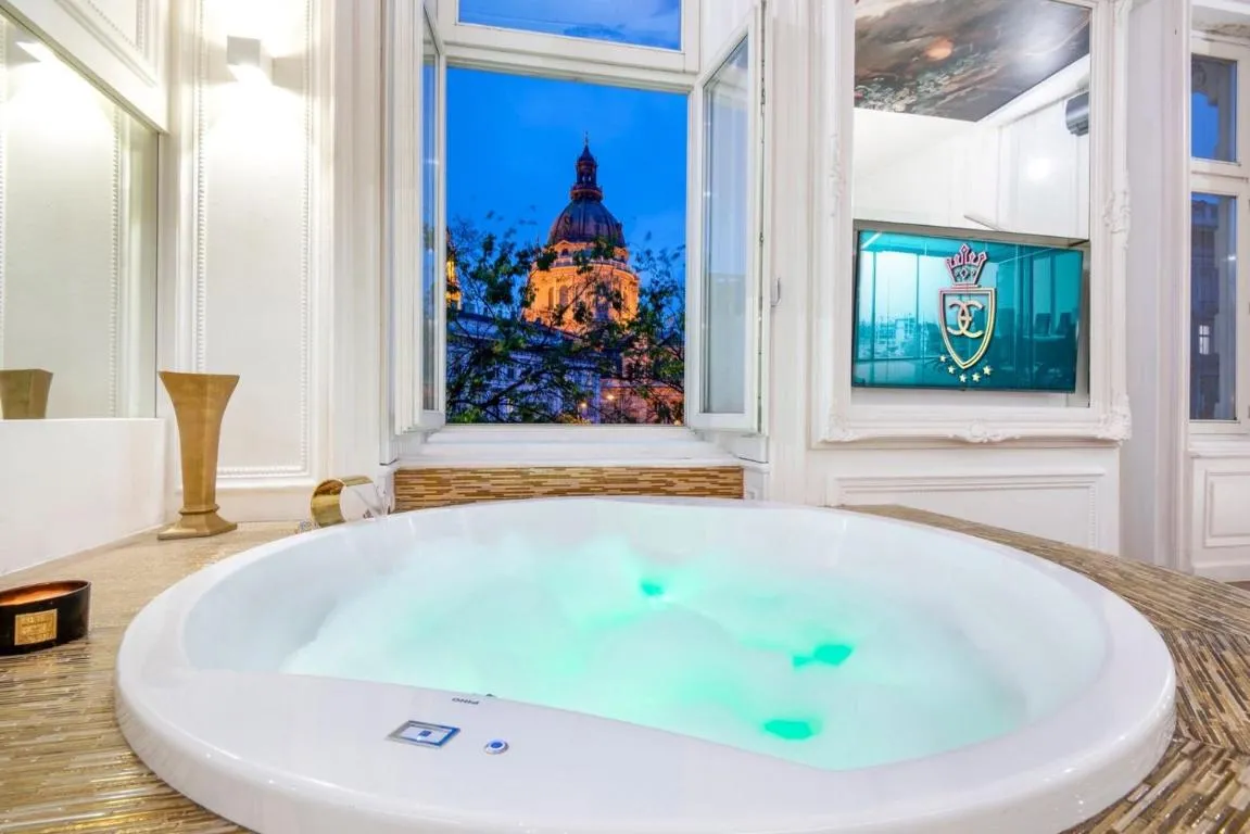 Image of ENZO CAPO VIP suite