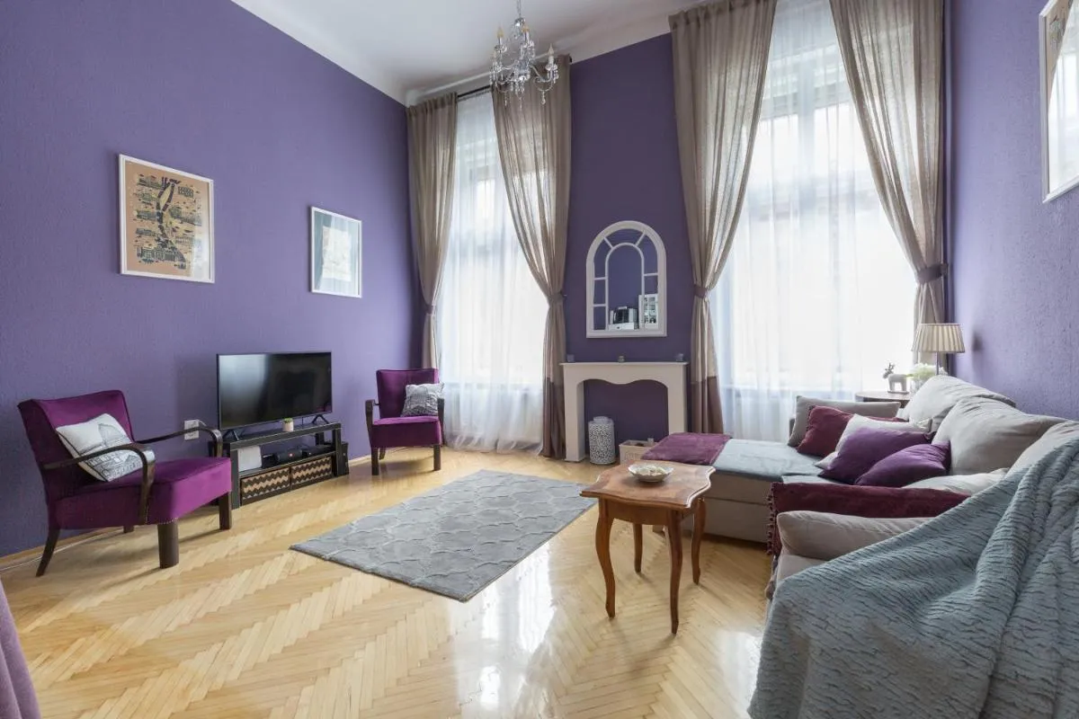 Image 4 of Eclectic Luxury & Spacious 2BR AC Apt in Center