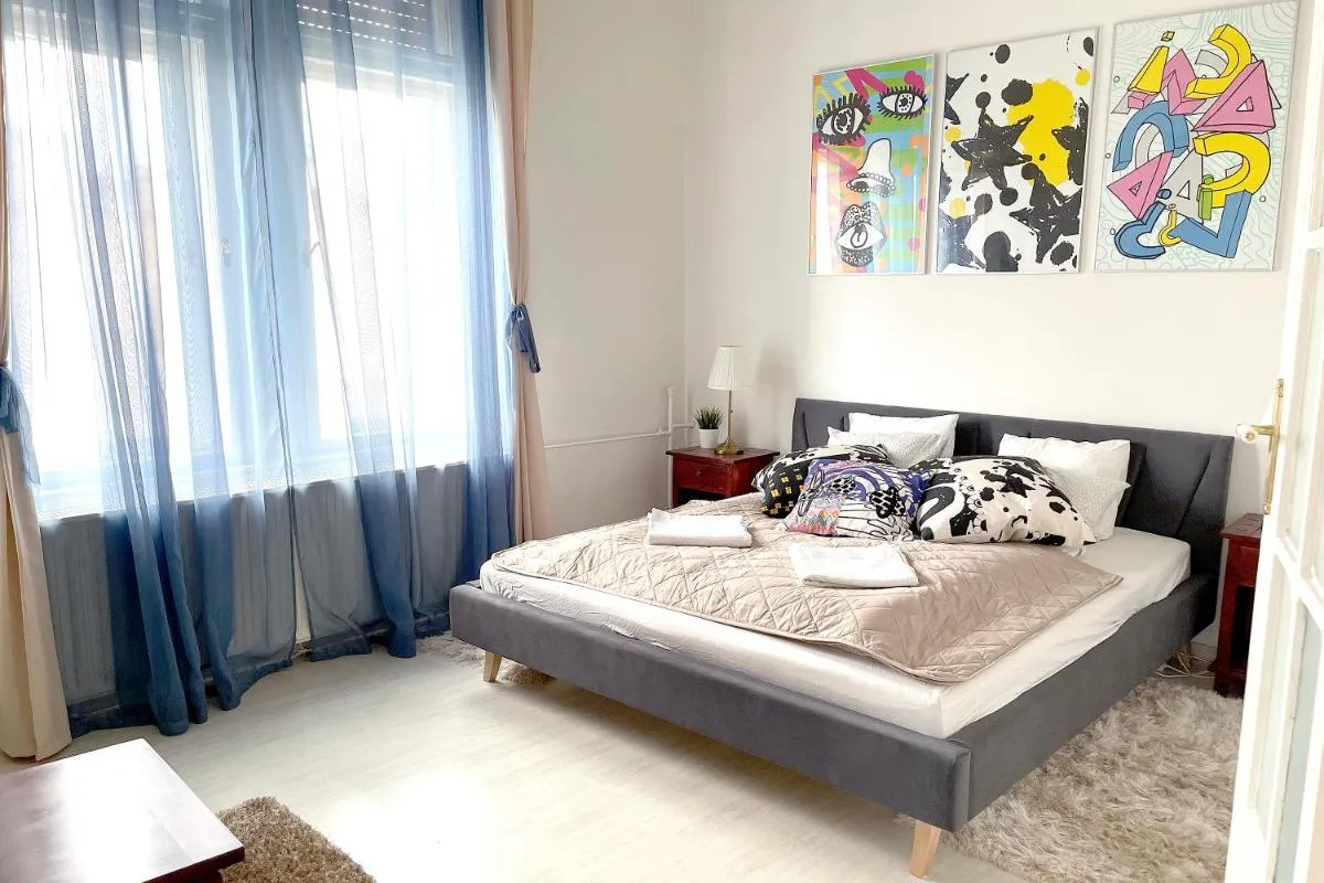 Image 5 of Elegant 125m2 apartment in center of Budapest