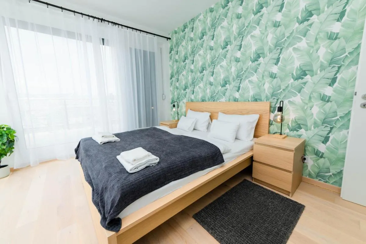 Image 3 of Elisabeth Downtown Apartments by UrbanRent