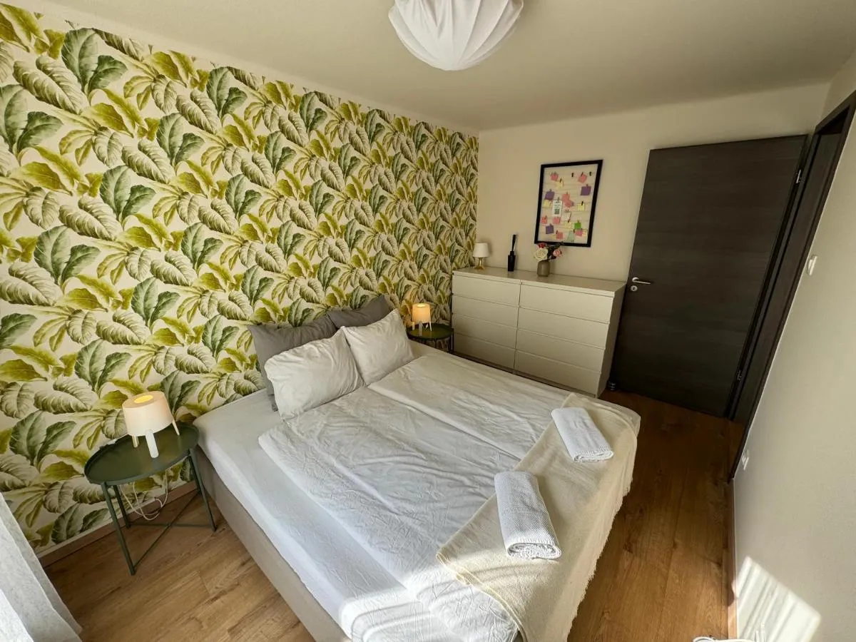 Image 6 of Emerald Apartment