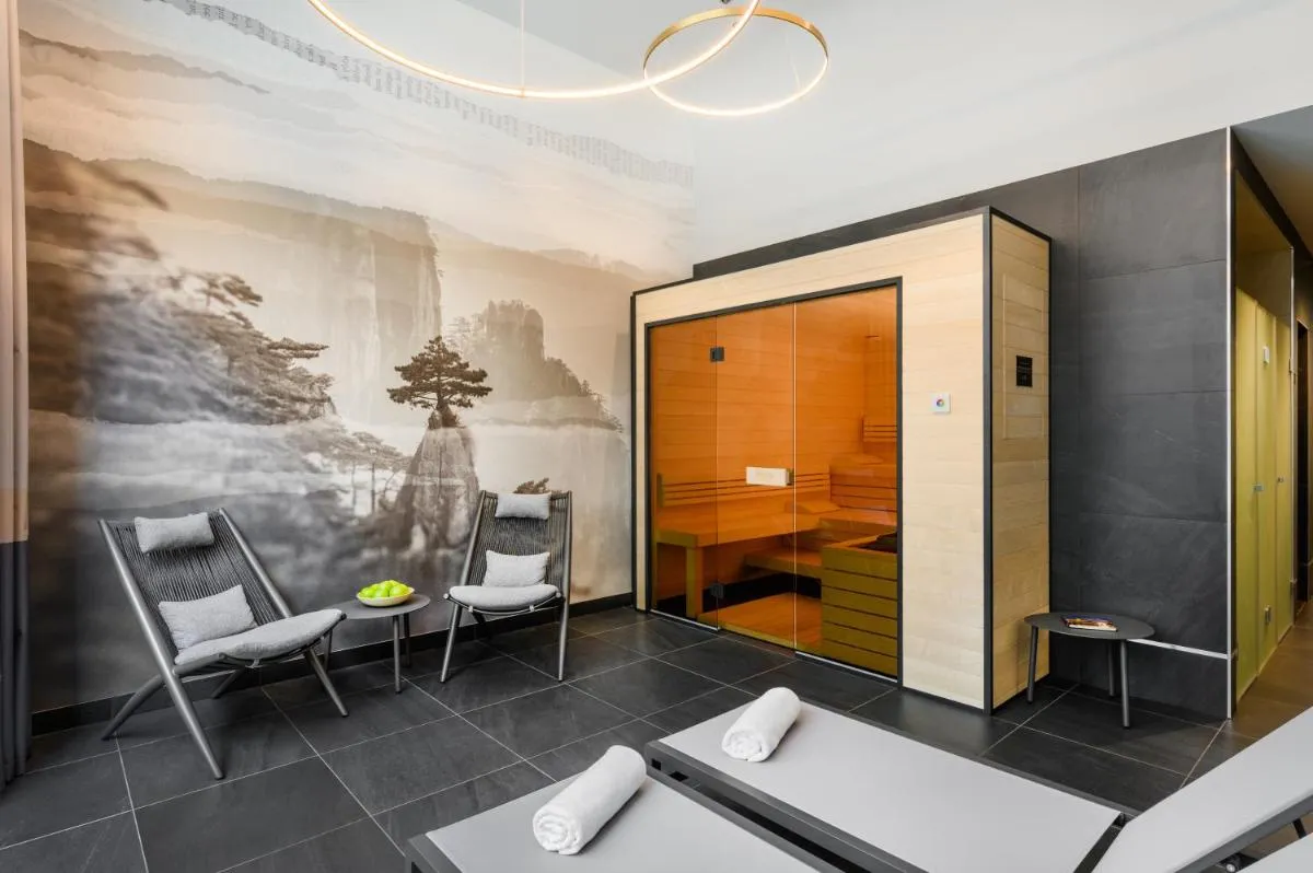 Image 5 of Emerald Downtown Luxury Suites by Continental Group