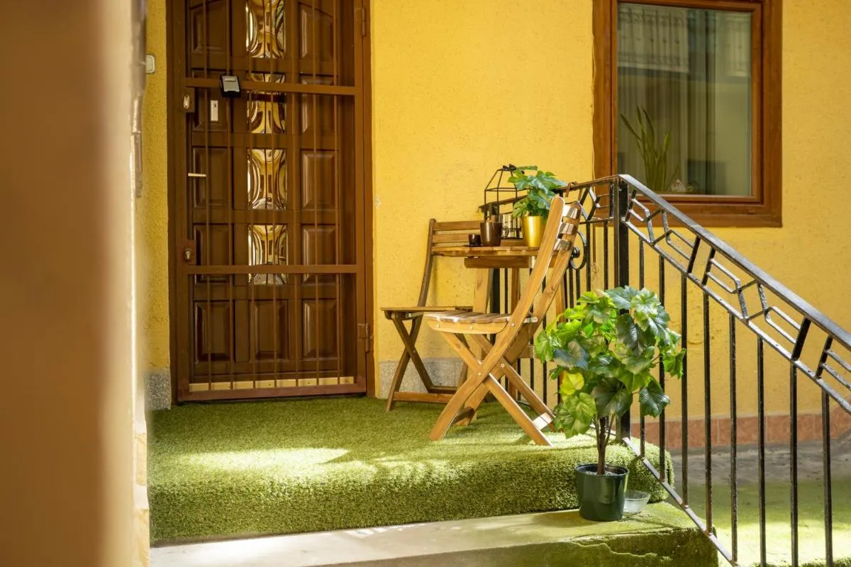 Image 5 of Emerald Suite at Budapest