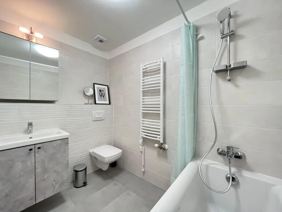 Image 2 of Erkel Luxury Home