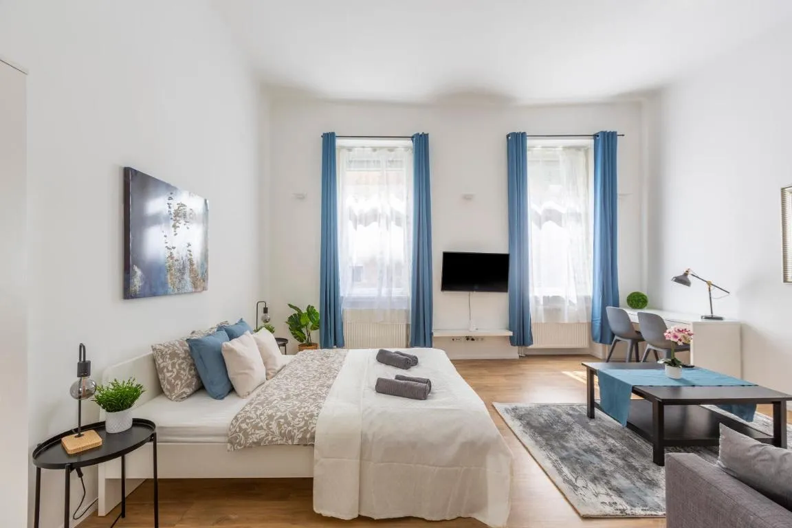 Image of Exclusive Central Home with Sauna next to the New York Café