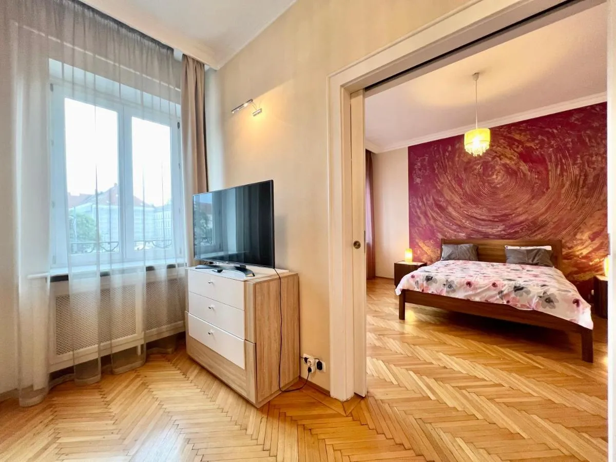 Image 5 of Exclusive Colourful Flat in the city