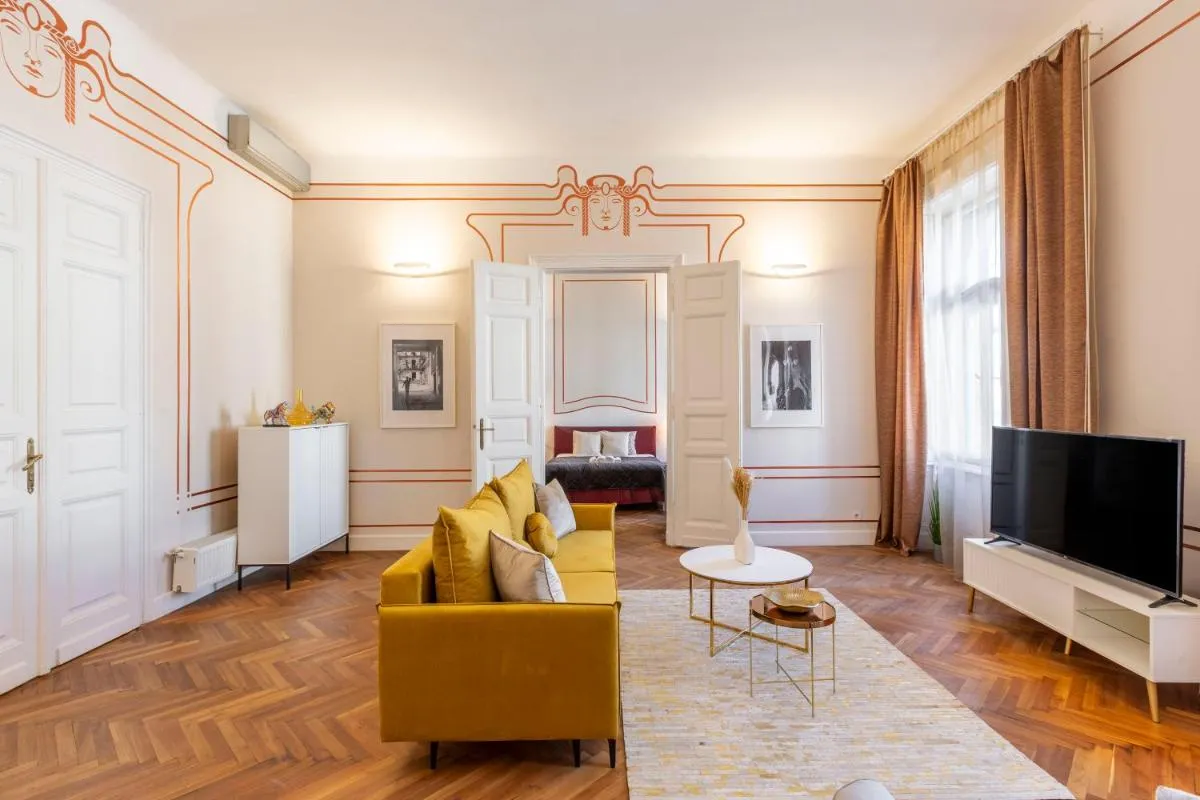 Image 4 of Exclusive & Stylish Central Apartment in the Heart of Budapest
