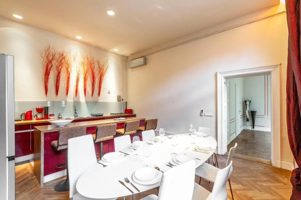 Image 2 of Exclusive & Stylish Central Apartment in the Heart of Budapest