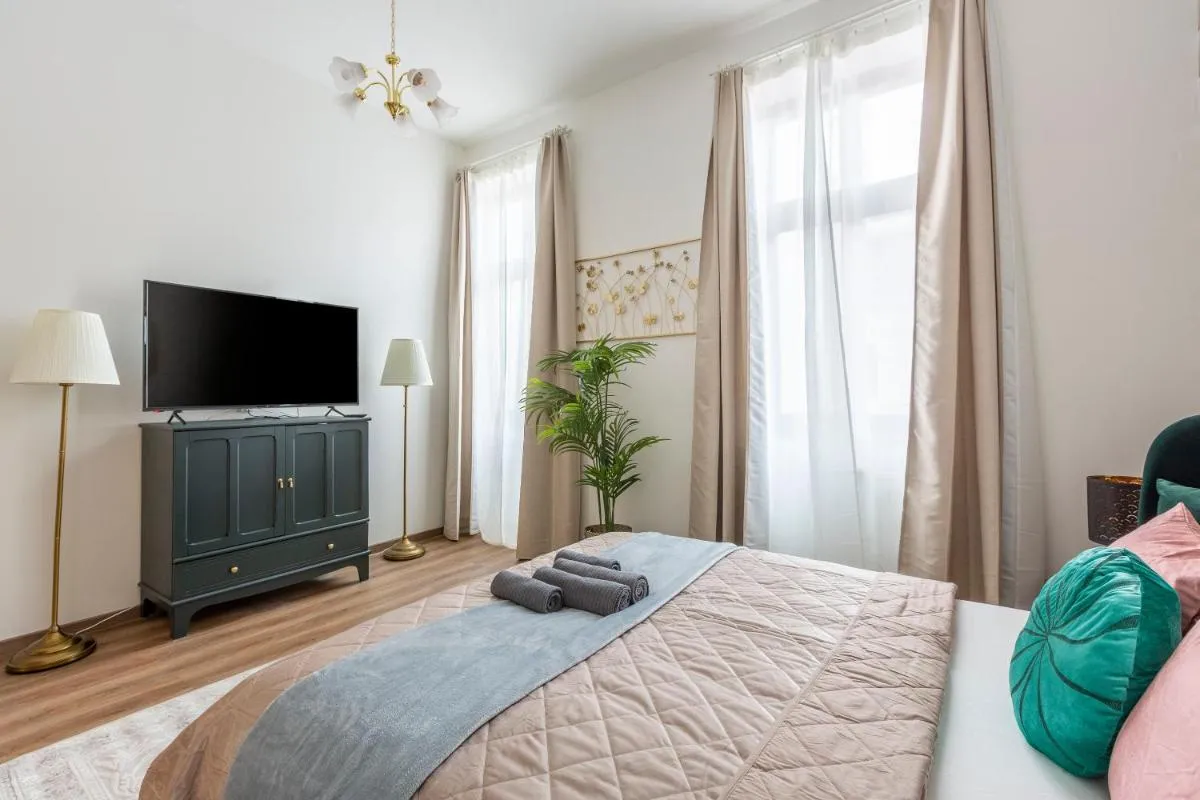 Image 4 of Explore Budapest from a Luxurious Cozy Apartment