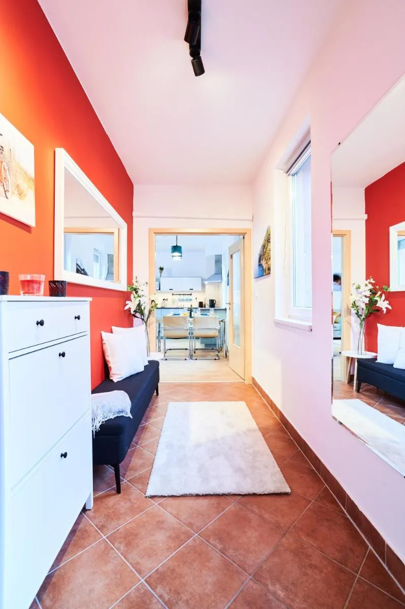 Image 6 of FEEL HOME DeLuxe CORVIN -FREE PARKING-AC-Elevator