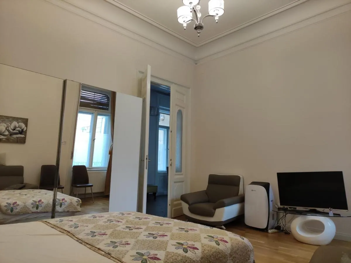 Image 4 of Falk Miksa Apartment