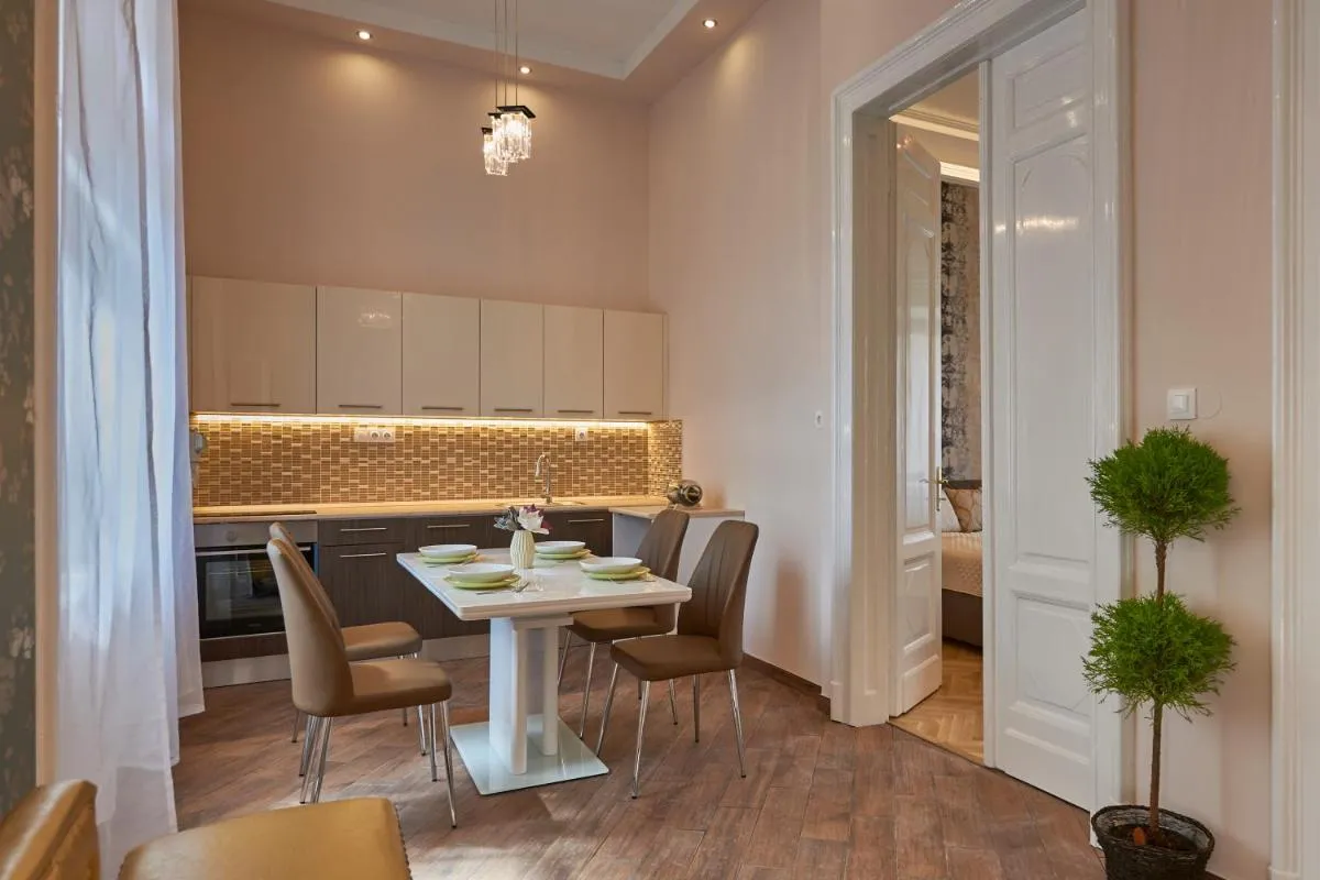 Image 2 of Falk Miksa Apartment
