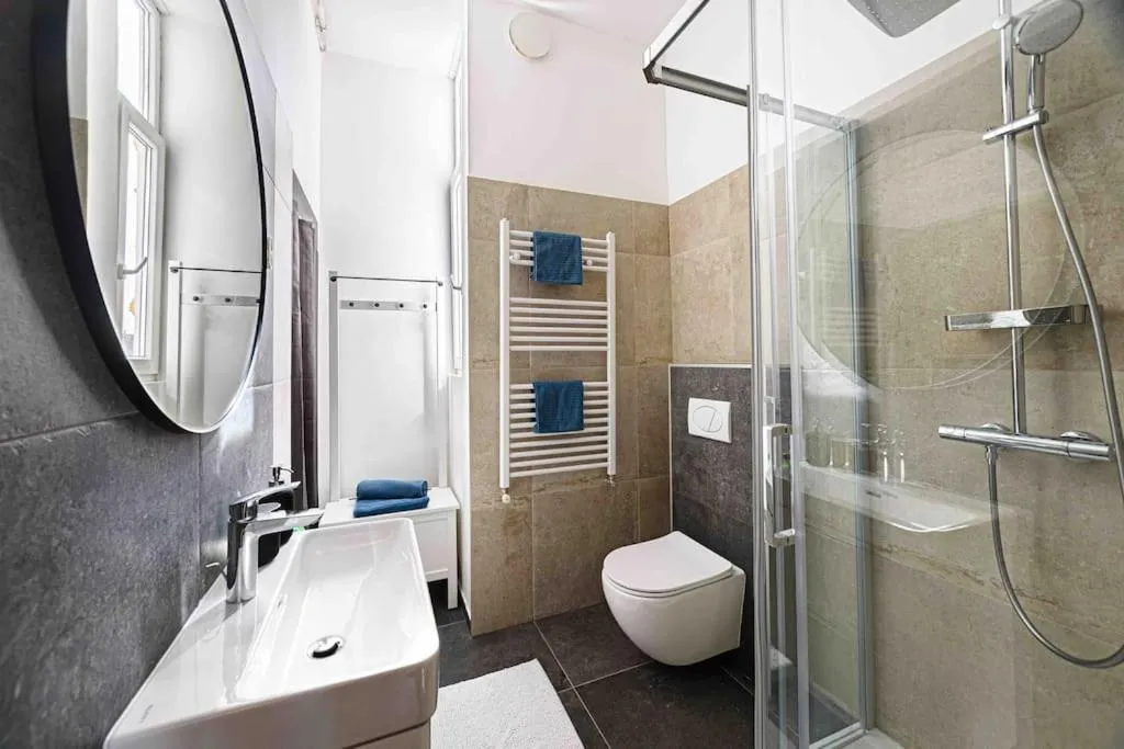 Image 6 of Fiesta City Suite 2 bedr