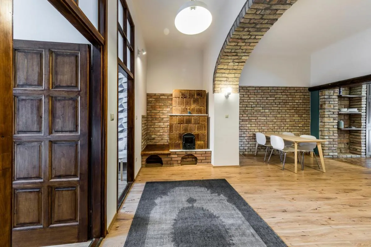 Image 2 of French Touch Apartment with Free Parking